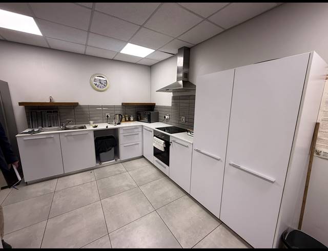 285M² OFFICE TO LET IN MELROSE ESTATE